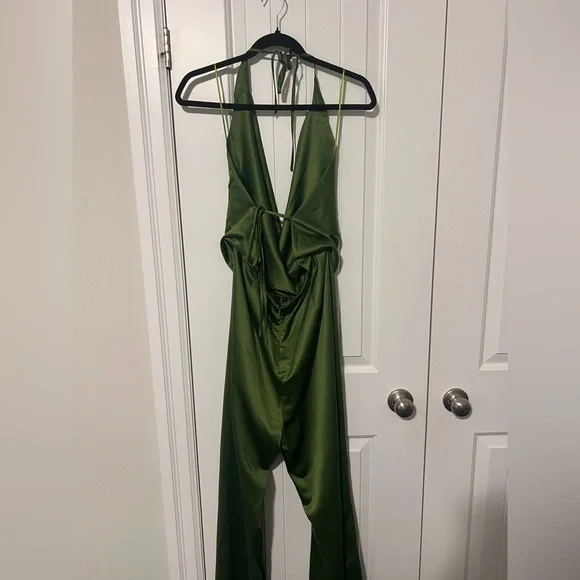 Green Halter Wide-Leg Jumpsuit - Picture 5 of 11